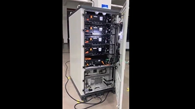 Sistema BESS híbrido en armario de 125 kW / 261 kWh