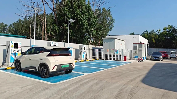 Proyecto de integración fotovoltaica, almacenamiento y recarga de vehículos eléctricos - Parque logístico de Shanghái, China